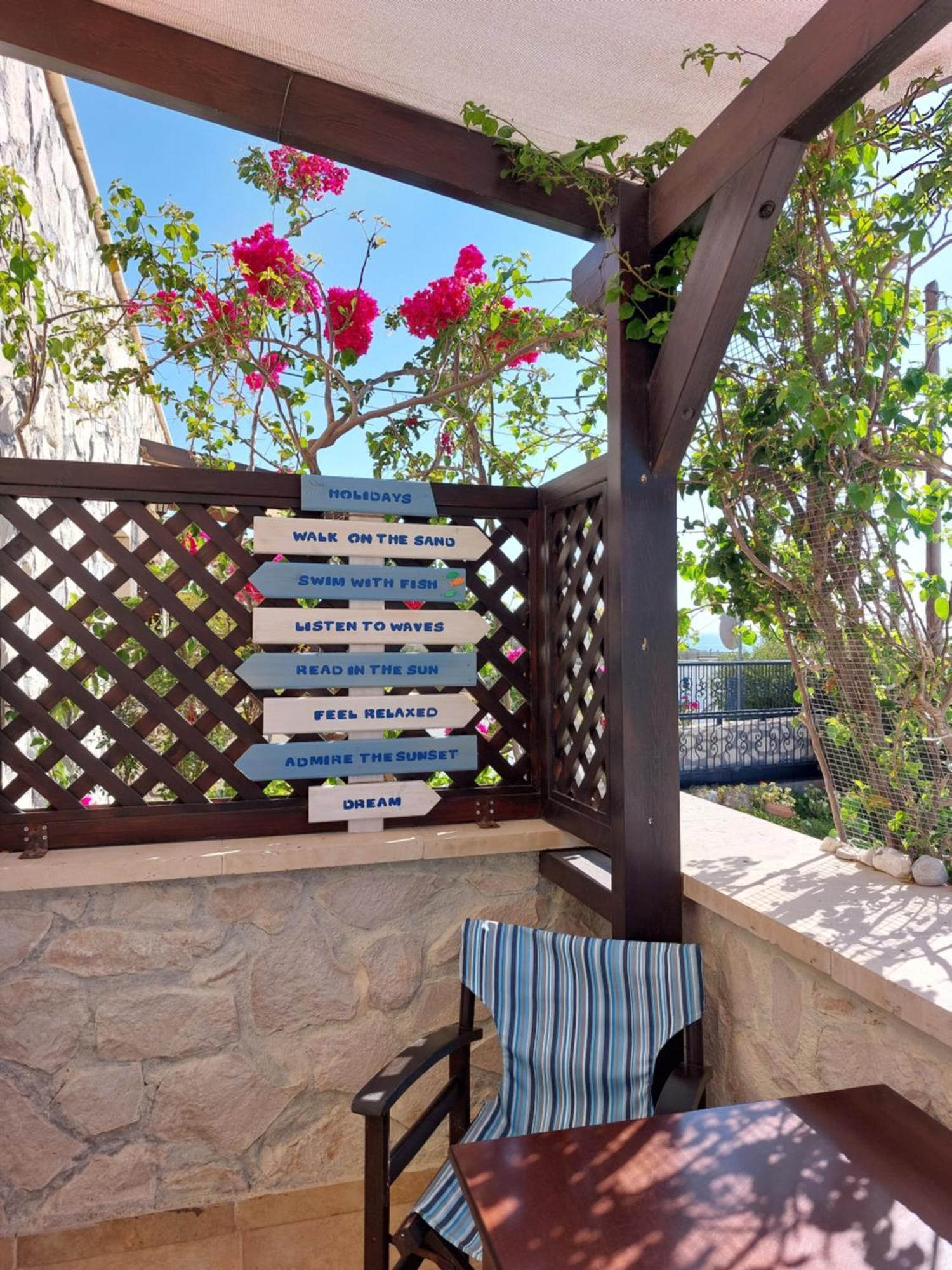 Cottage Du Soleil Makrýgialos Exterior foto